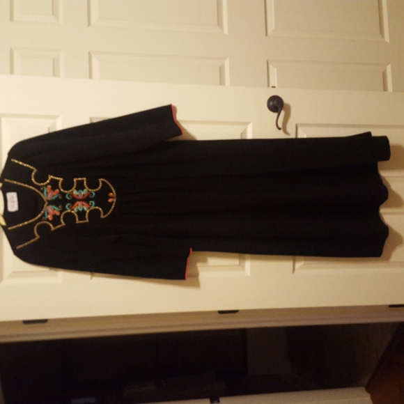 Beautiful, elegant, lightweight, full-length Vanity Fair robe - Picture 5 of 9